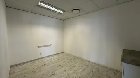 WhatsApp Image 2025-10-20 at 09.52.27.